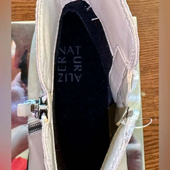 NWOT!🤩NATURALIZER!❄️Flat form/Ankle Boot/TALISE/Porcelain/Leather Zip/size-8.5 - Picture 9 of 16